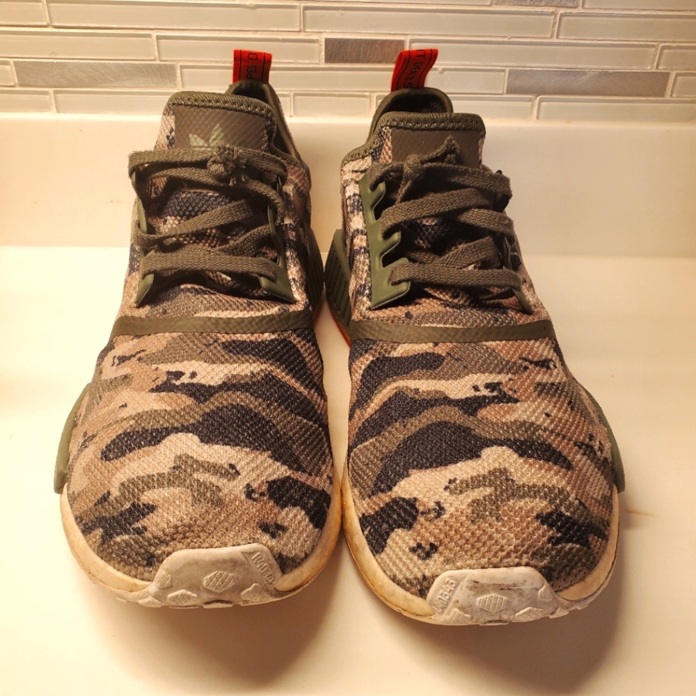 Adidas Men's NMD R1 Printed Boost Sneaker Shoes Green Camo Size US 12.5 - Picture 2 of 5